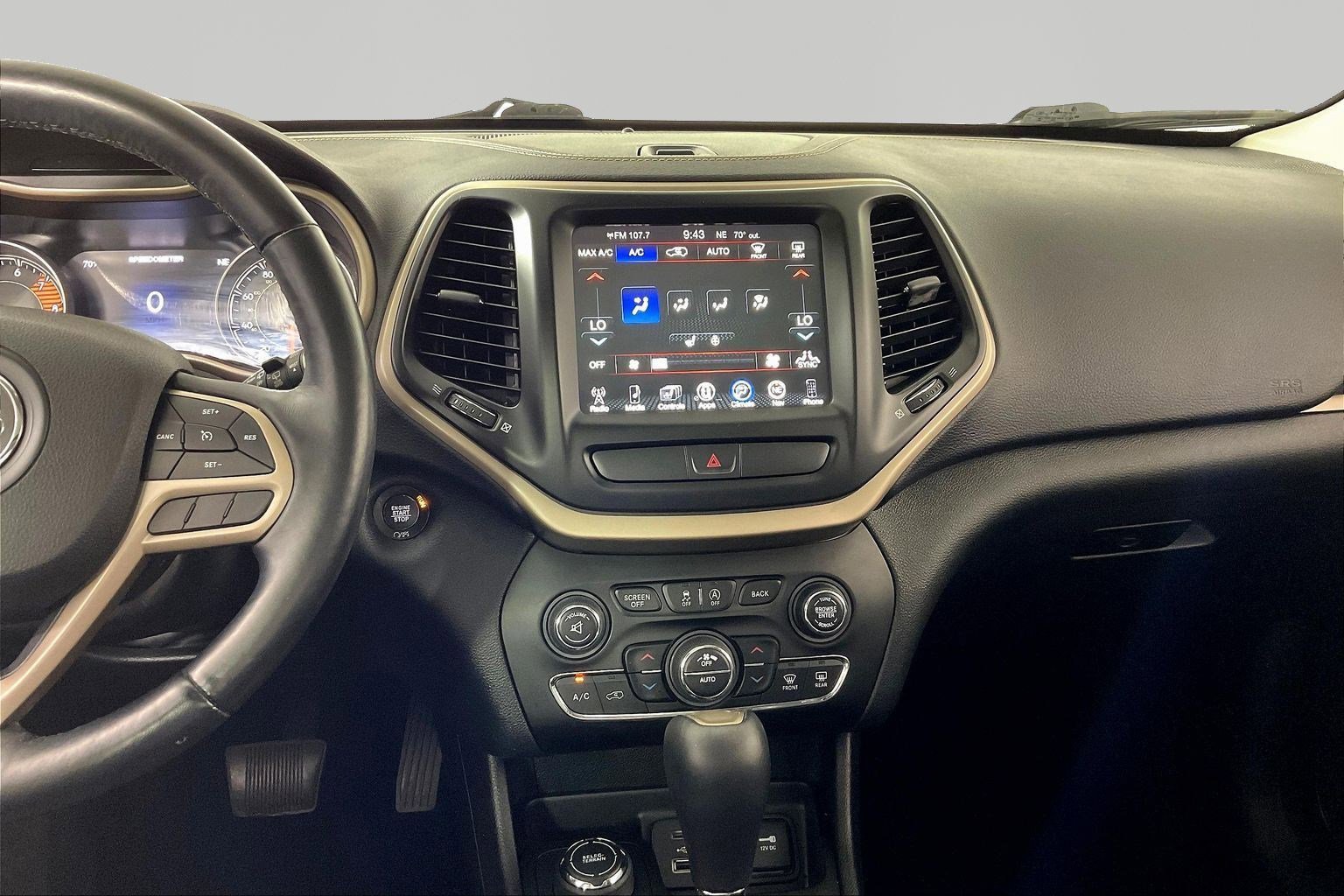 Used 2017 Jeep Cherokee Limited image 9