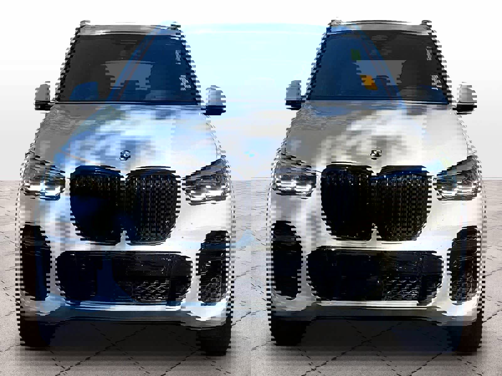 Used 2022 BMW X5 xDrive40i w/ M Sport Package image 3