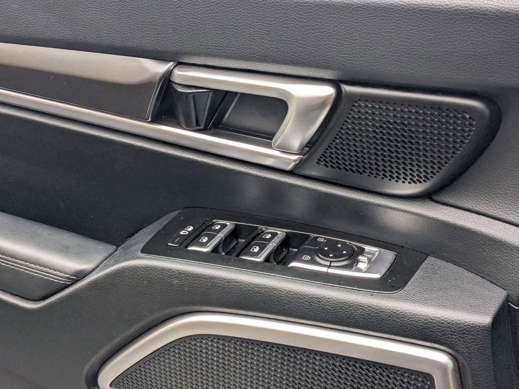 Used 2025 Kia Telluride S image 11