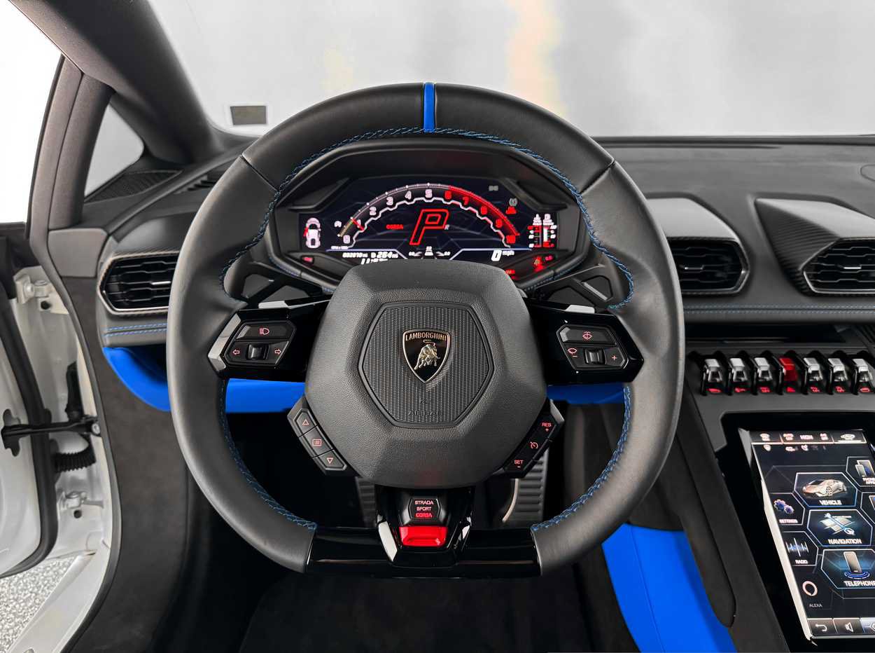 Used 2023 Lamborghini Huracan Tecnica RWD image 10