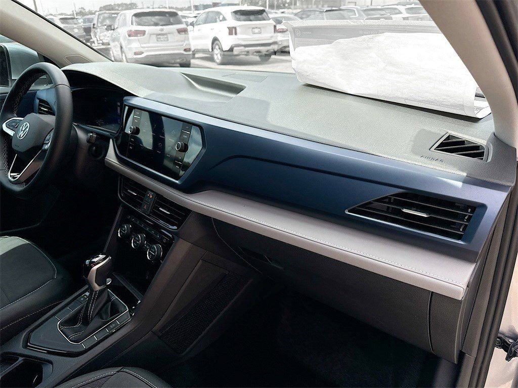 Used 2024 Volkswagen Taos SE FWD image 32