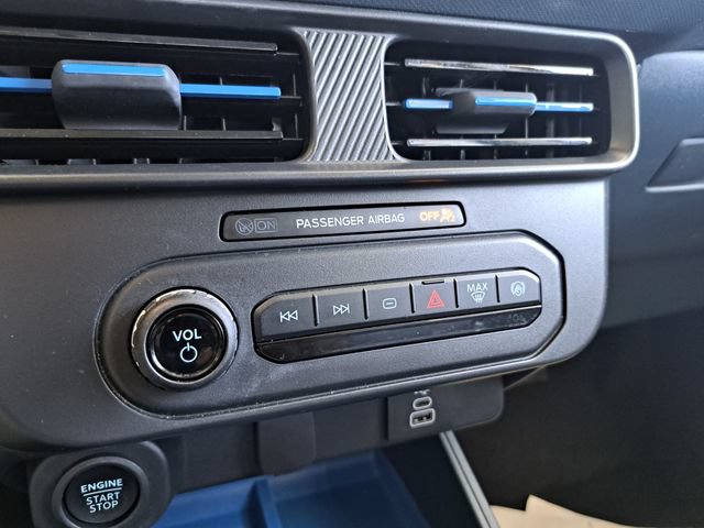 Used 2025 Ford Maverick XLT w/ XLT Luxury Package AWD/4WD image 12
