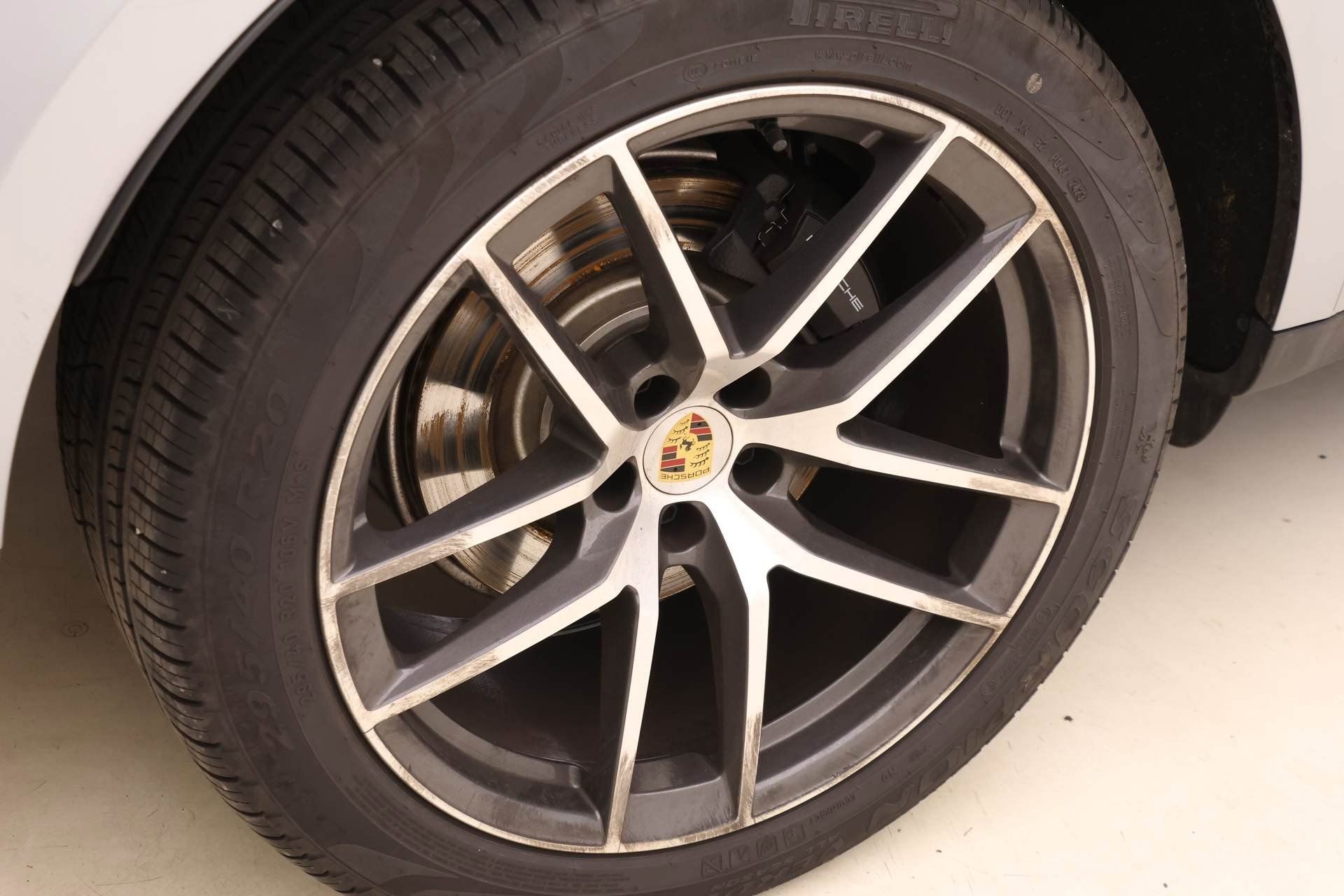 Certified 2024 Porsche Macan image 11