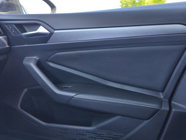 Used 2024 Volkswagen Jetta SE image 24