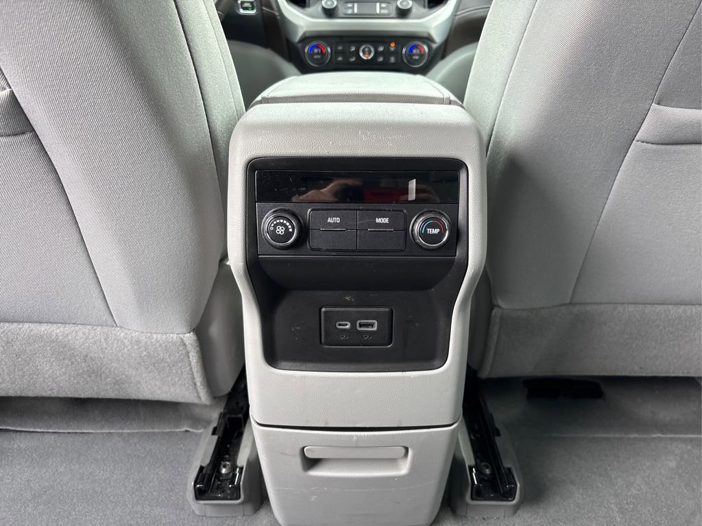 Used 2023 GMC Acadia SLE w/ LPO, Floor Liner Package image 27