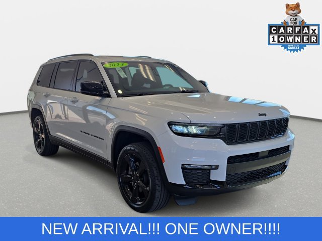 Used 2024 Jeep Grand Cherokee L Limited w/ Black Appearance Package AWD/4WD image 3