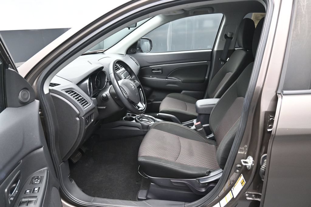 Used 2017 Mitsubishi Outlander Sport ES AWD/4WD image 9