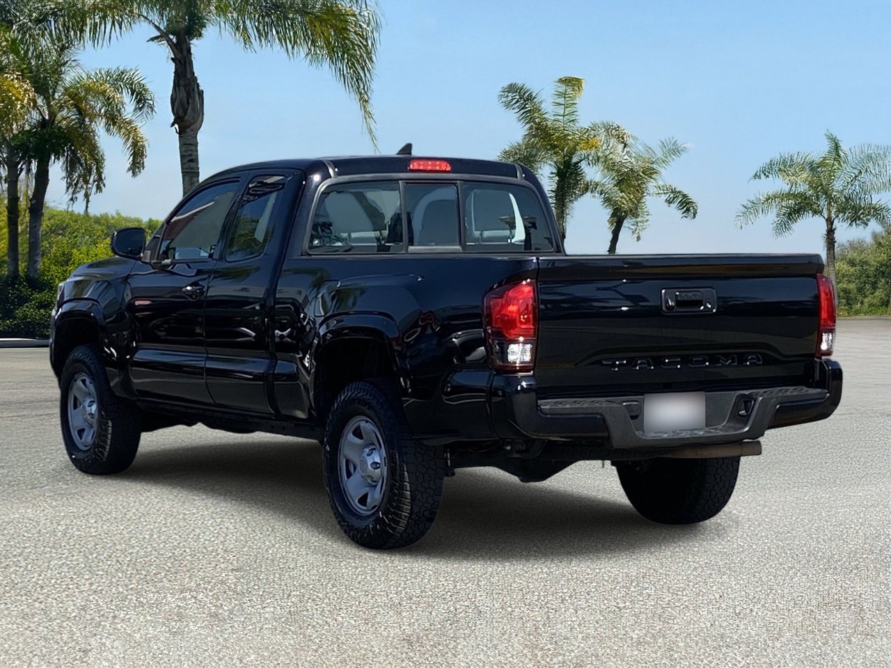 Used 2018 Toyota Tacoma SR w/ SR Convenience Package RWD image 3