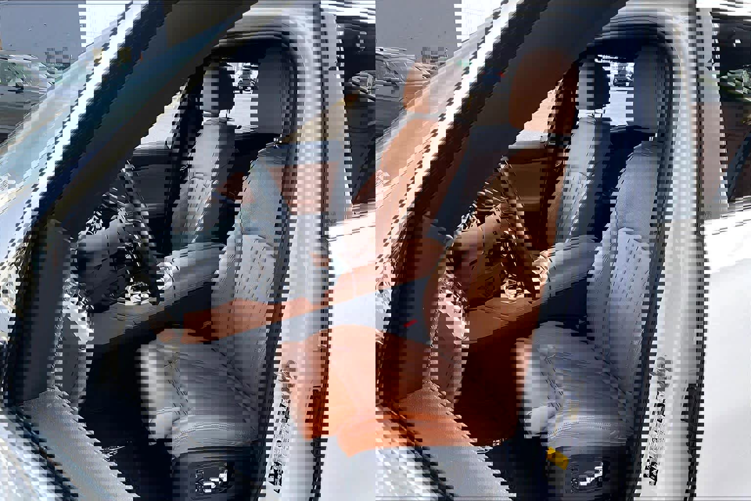 Used 2022 BMW X6 xDrive40i w/ Executive Package image 8