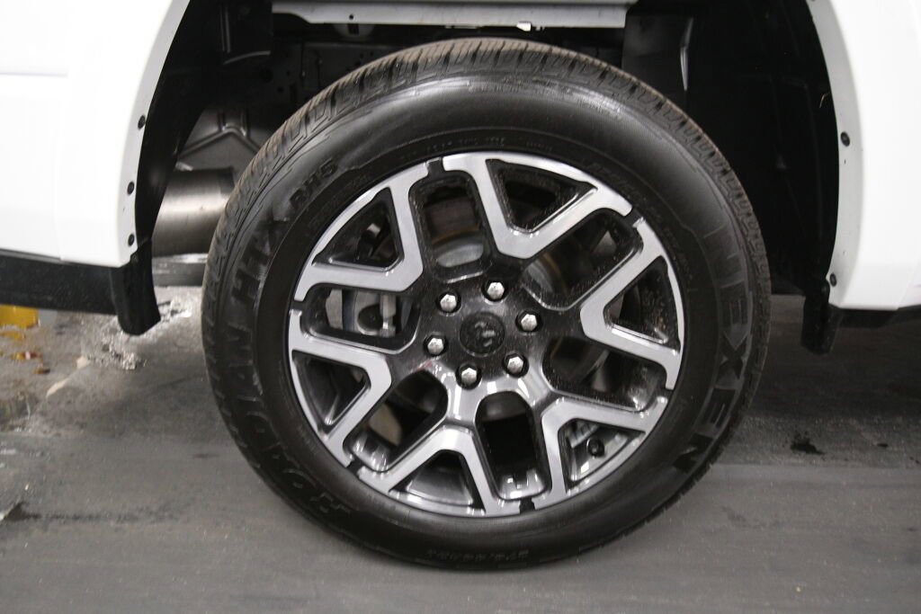 Used 2026 RAM 1500 Laramie AWD/4WD image 29