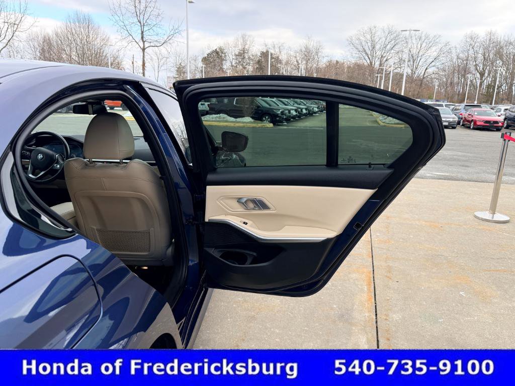 Used 2022 BMW 330i Sedan w/ Driving Assistance Package image 18