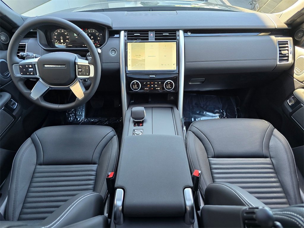 New 2025 Land Rover Discovery S image 10