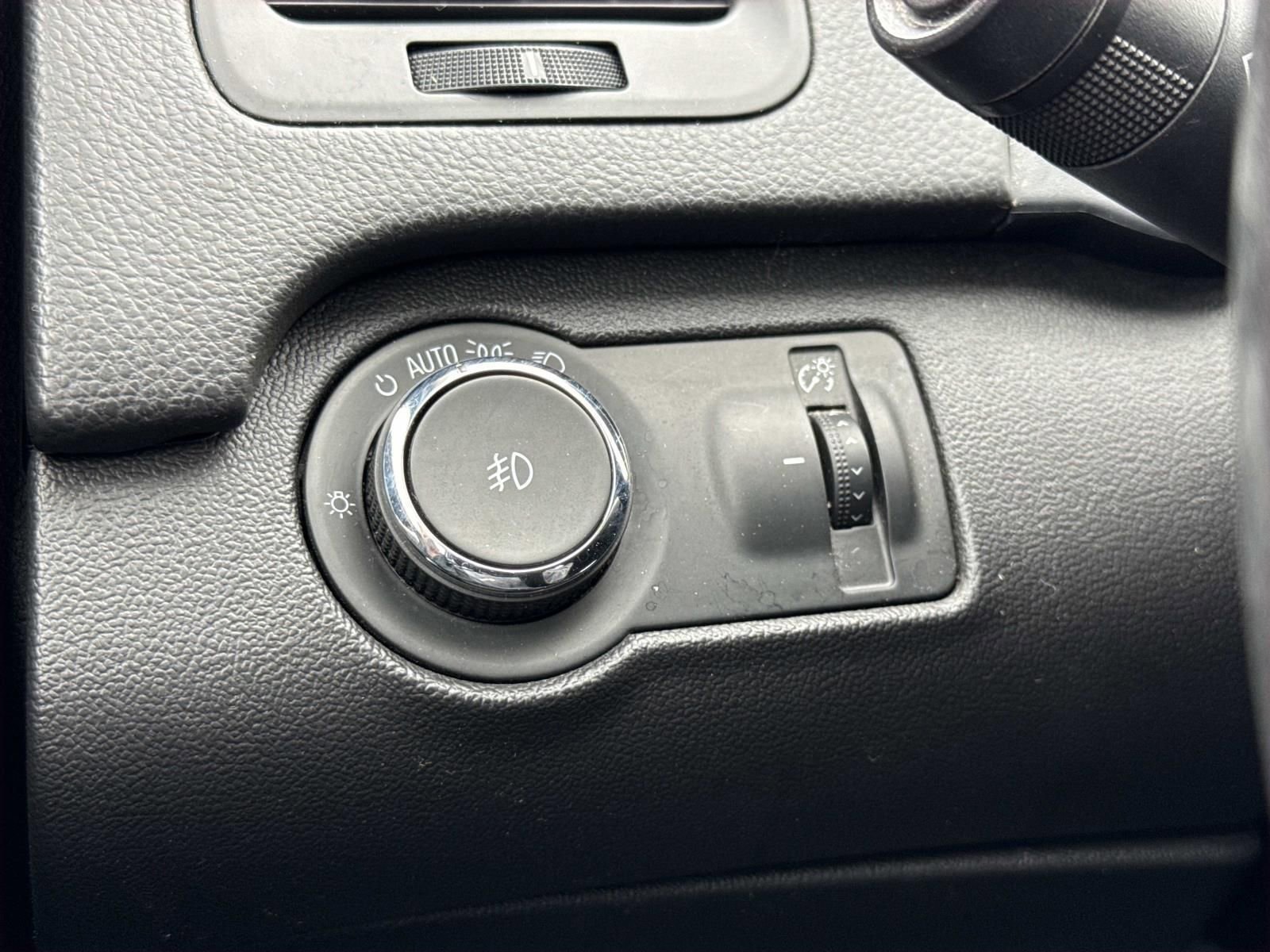 Used 2016 Buick Regal Premium w/ Driver Confidence Package #1 FWD image 20