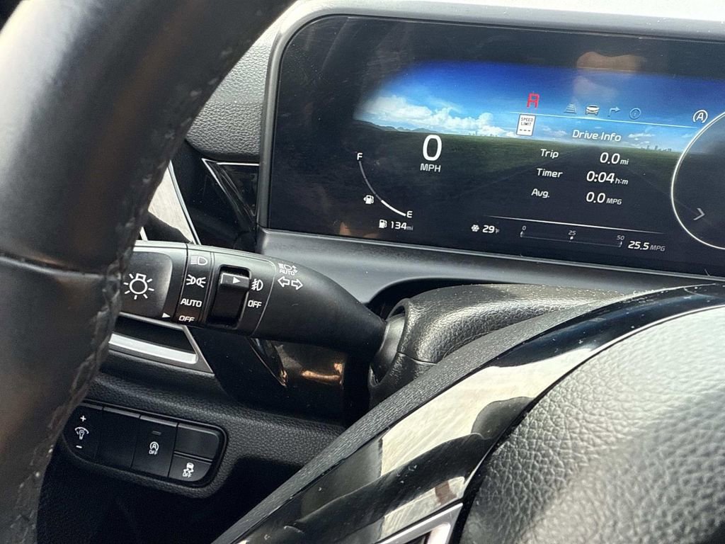 Used 2024 Kia Seltos S image 32