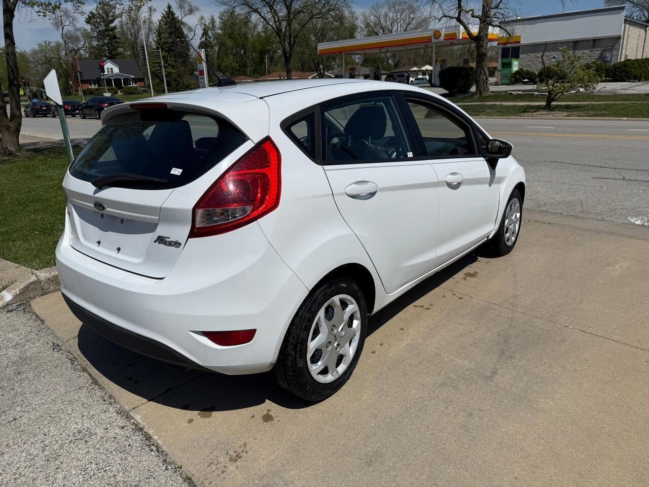 Used 2012 Ford Fiesta SE FWD image 14