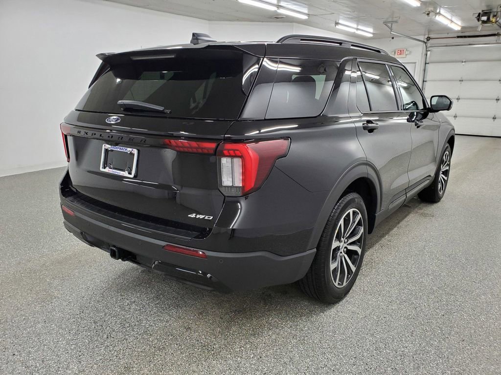 New 2026 Ford Explorer ST-Line AWD/4WD image 4