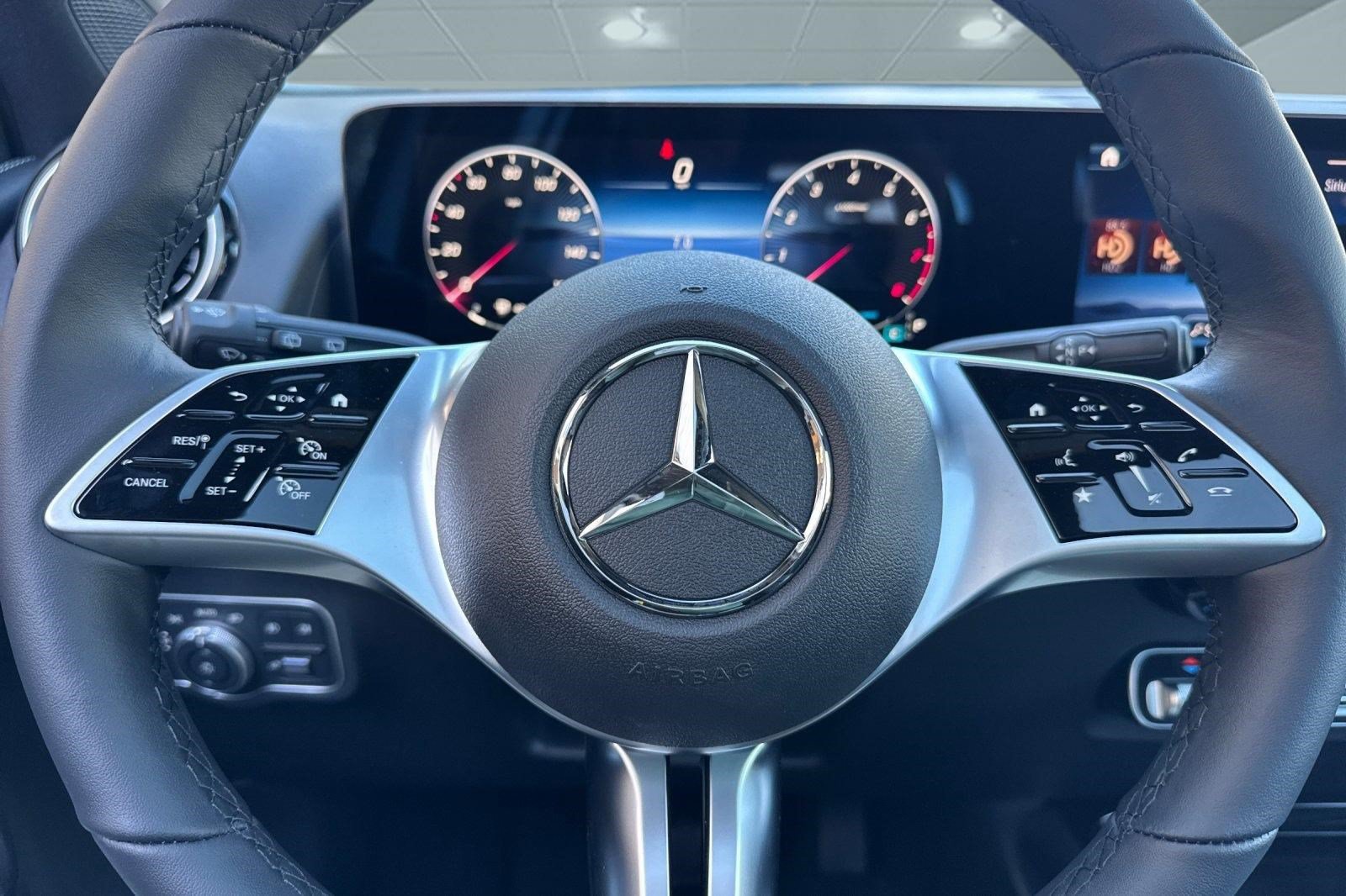 New 2026 Mercedes-Benz GLB 250 image 13