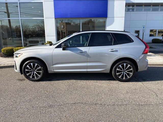 Used 2025 Volvo XC60 B5 Plus AWD/4WD image 2