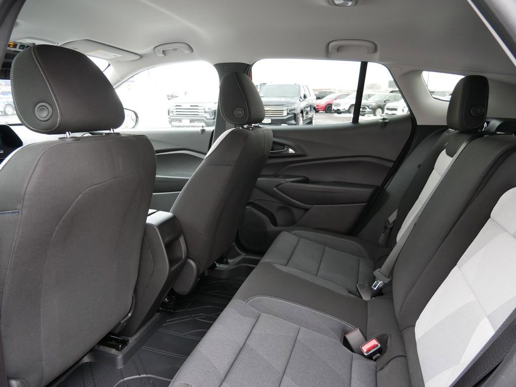 New 2026 Chevrolet Trax LS w/ LS Convenience Package FWD image 17