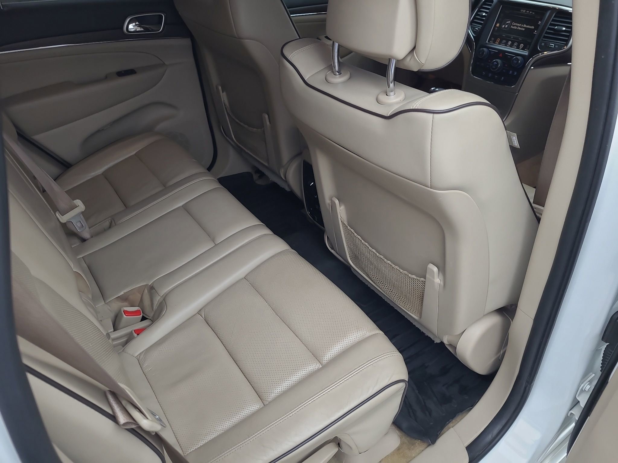 Used 2015 Jeep Grand Cherokee Overland w/ Advanced Technology Group image 30