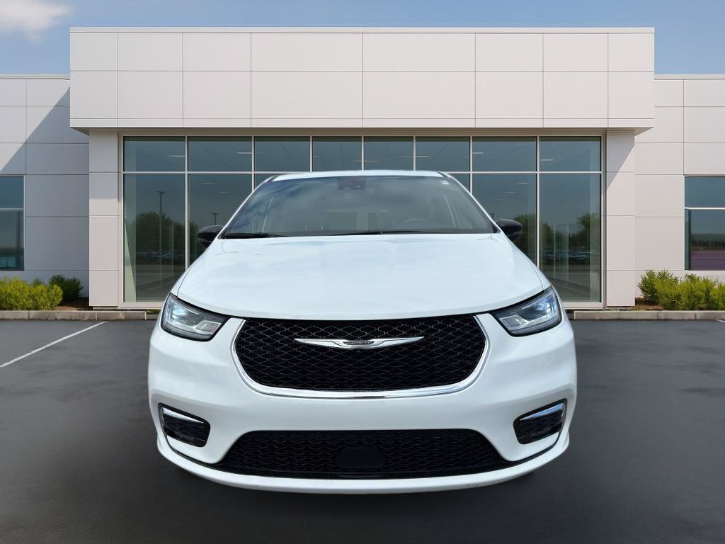 Used 2025 Chrysler Pacifica Select FWD image 8