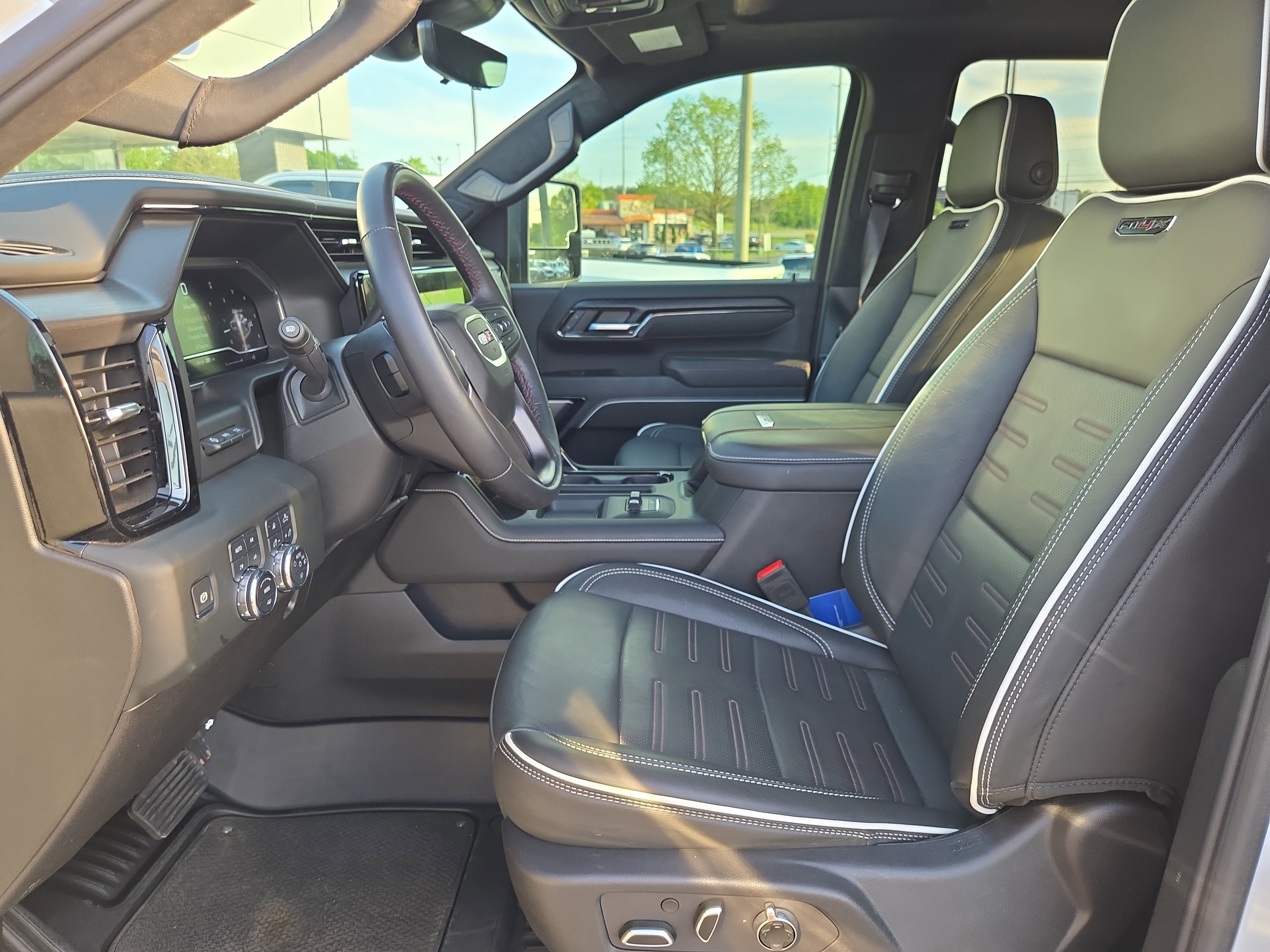 Used 2024 GMC Sierra 2500 AT4X image 22