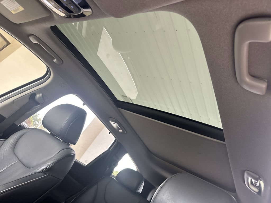 Used 2023 Hyundai Santa Fe Limited image 28