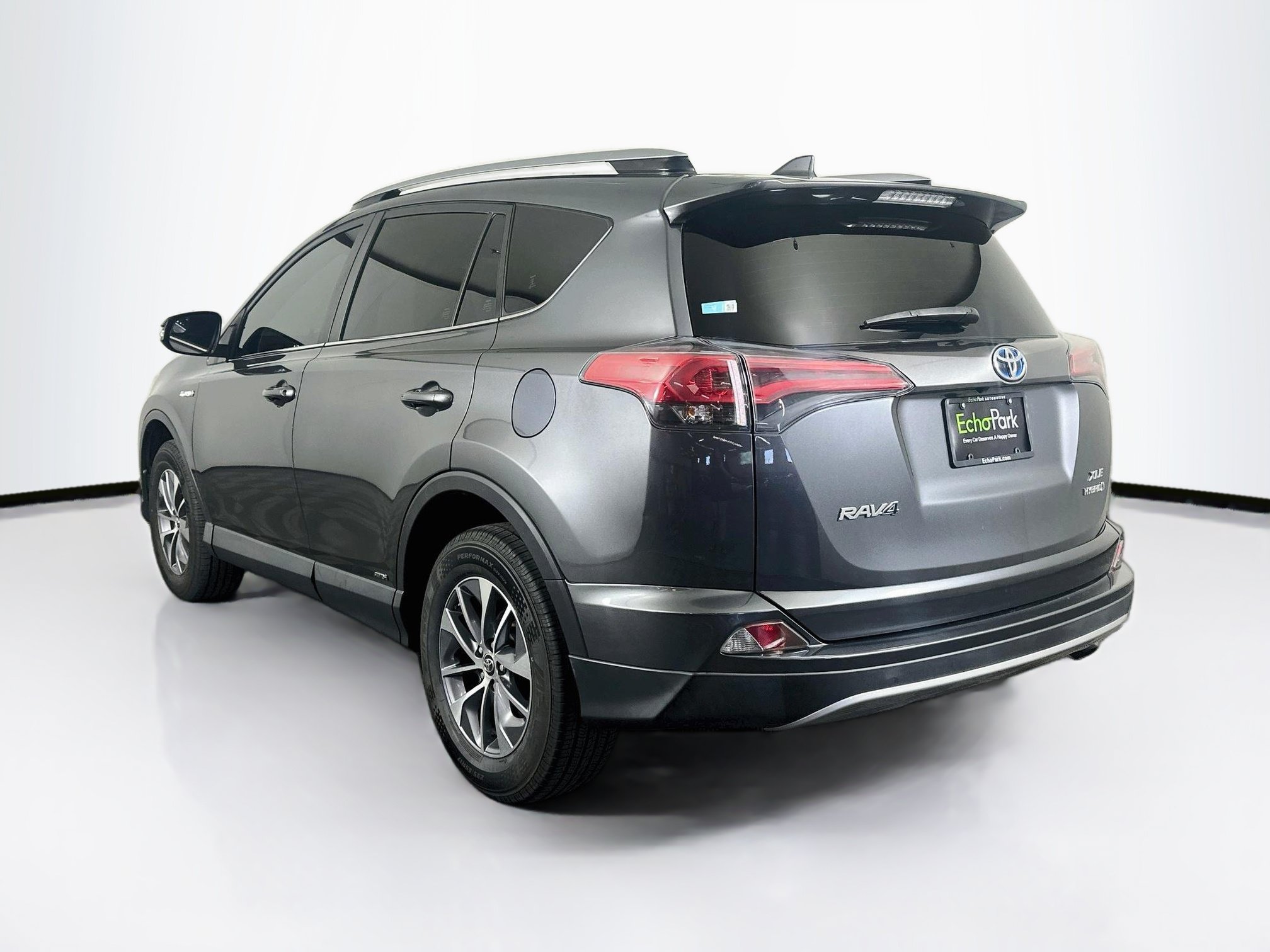 Used 2017 Toyota RAV4 XLE AWD/4WD image 5