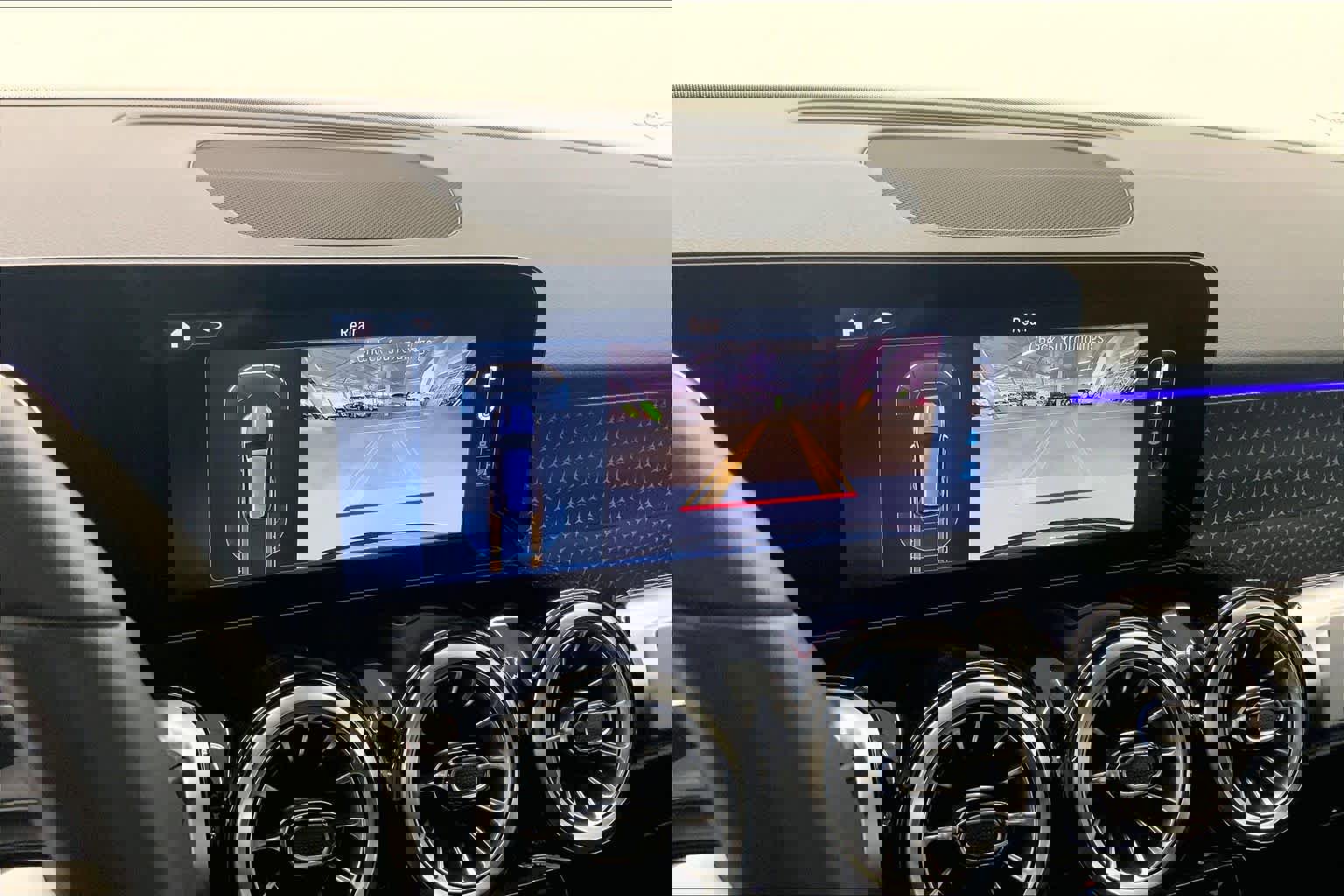 Used 2025 Mercedes-Benz GLB 250 image 24