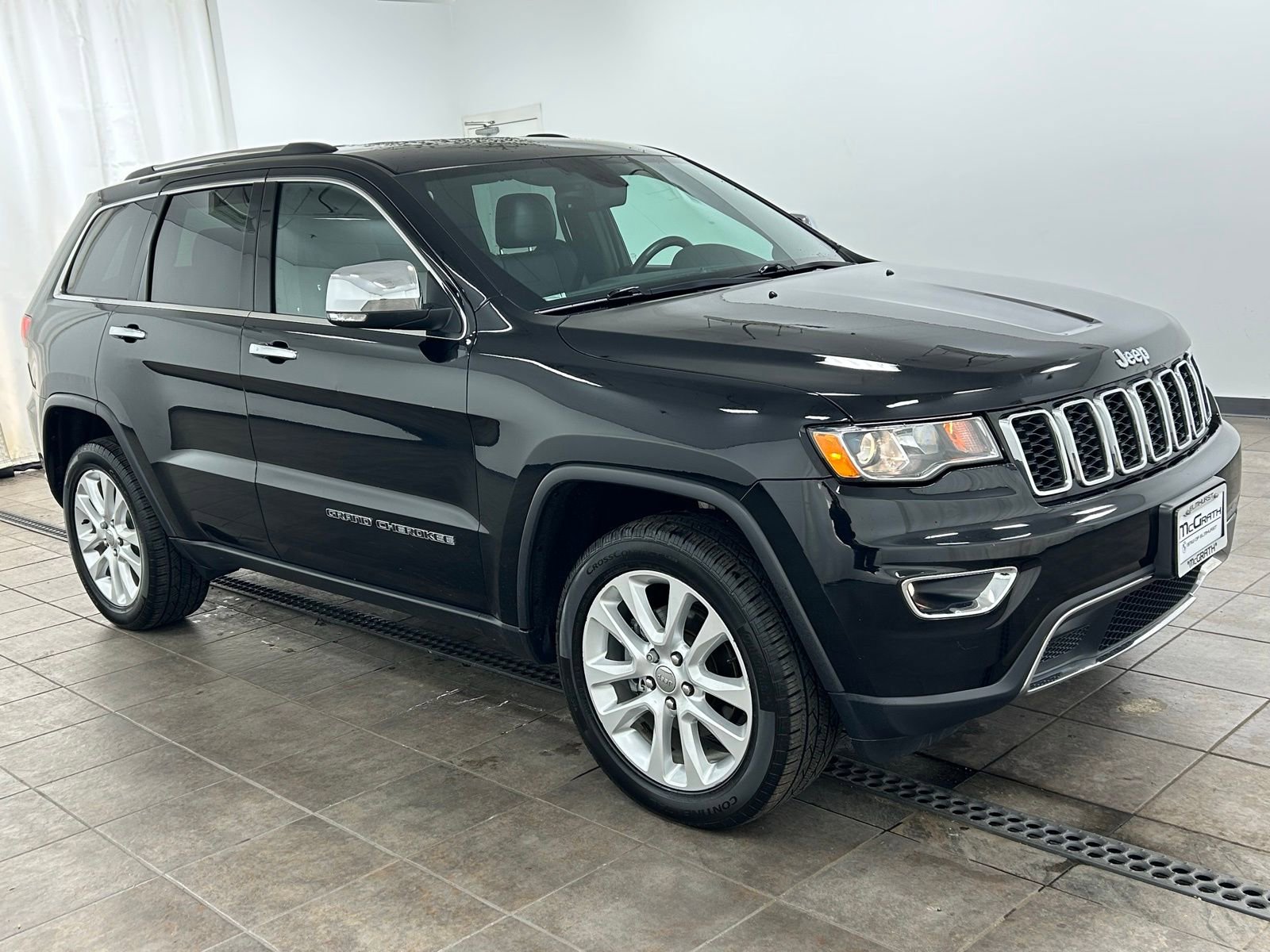 Used 2017 Jeep Grand Cherokee Limited image 6