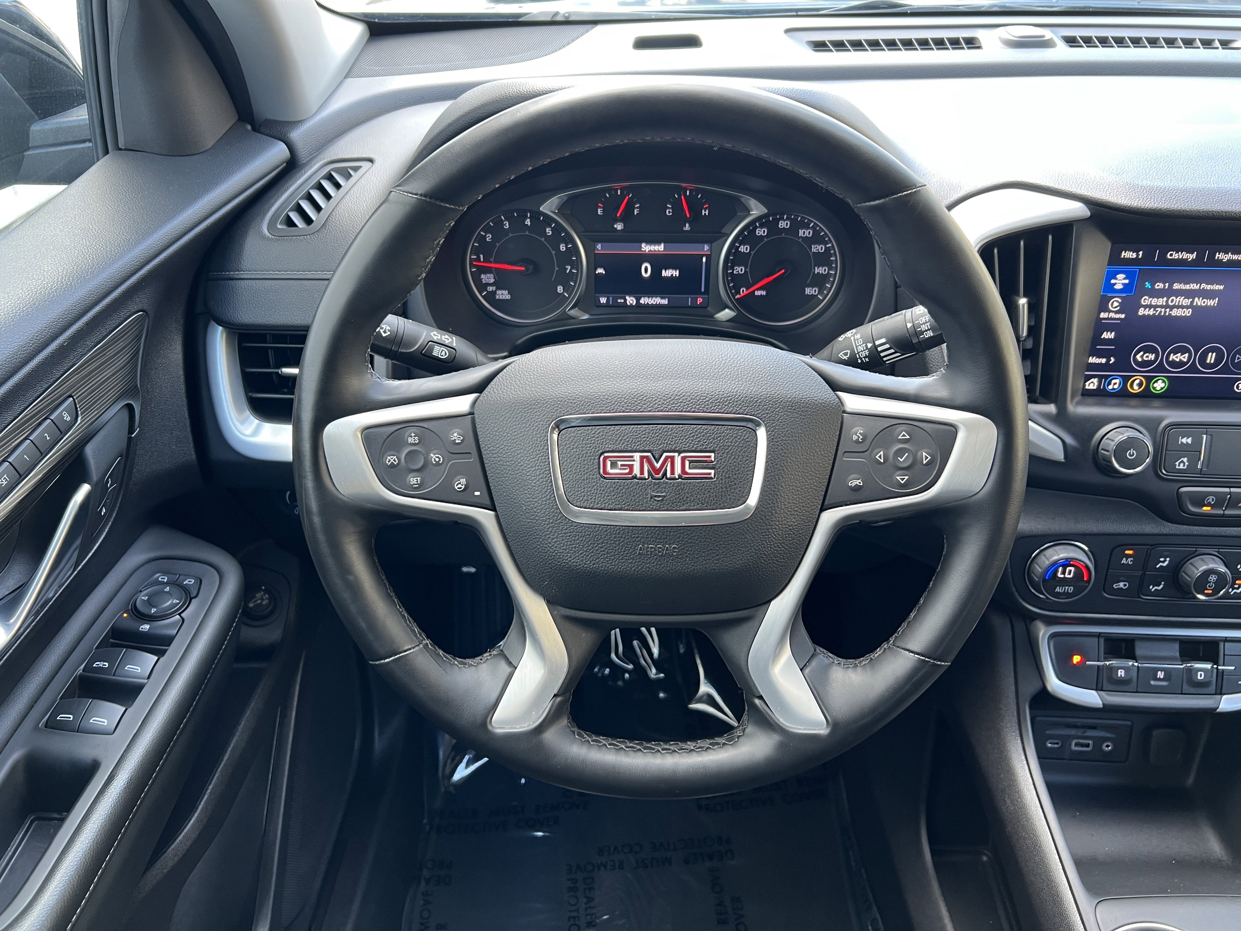 Used 2024 GMC Terrain SLT image 25