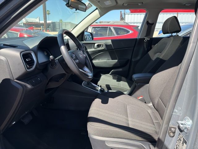 Used 2025 Hyundai Venue SEL image 8