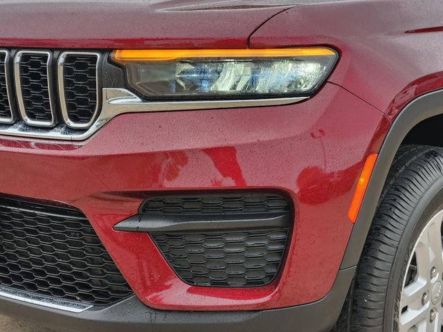 Certified 2023 Jeep Grand Cherokee Laredo AWD/4WD image 8