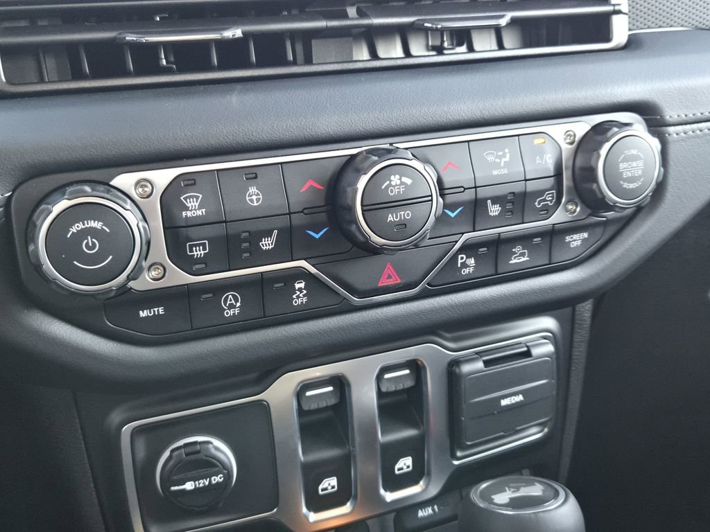 New 2026 Jeep Wrangler Rubicon AWD/4WD image 13