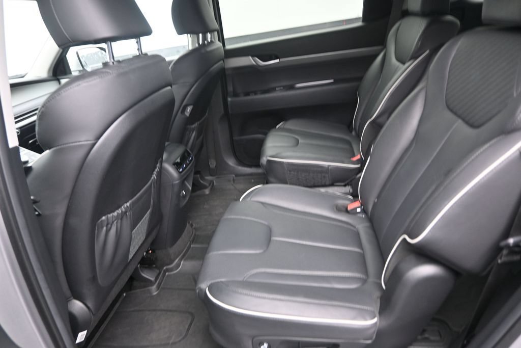 Used 2025 Hyundai Palisade SEL FWD image 14