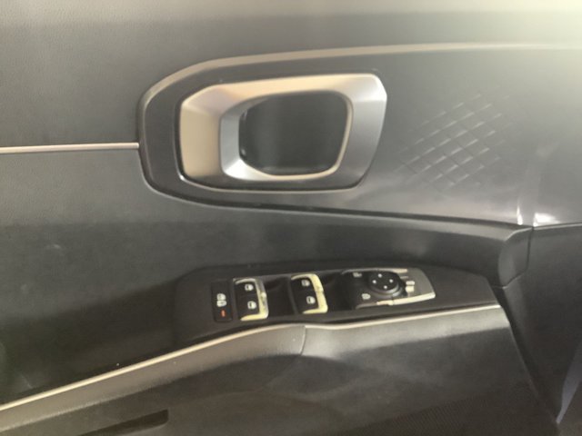 Used 2021 Kia Sorento S FWD image 11