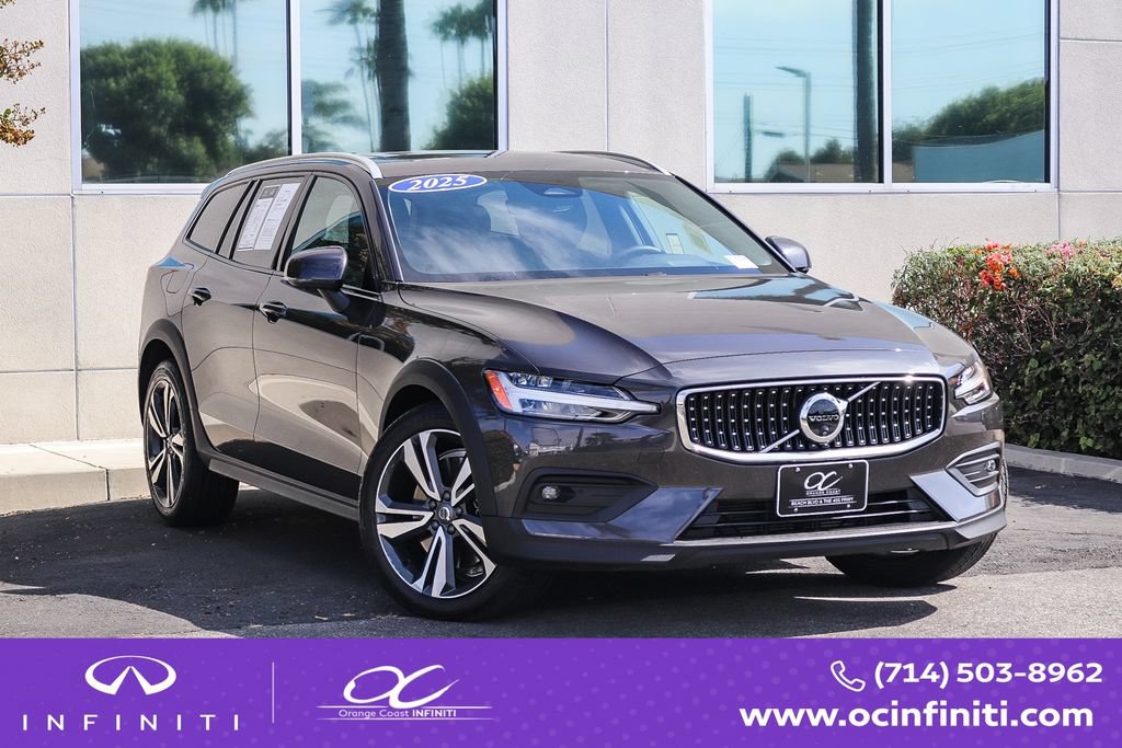Used 2025 Volvo V60 B5 Cross Country Plus AWD/4WD video 1