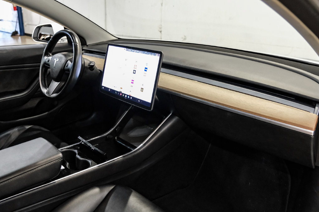 Used 2018 Tesla Model 3 Long Range RWD image 12