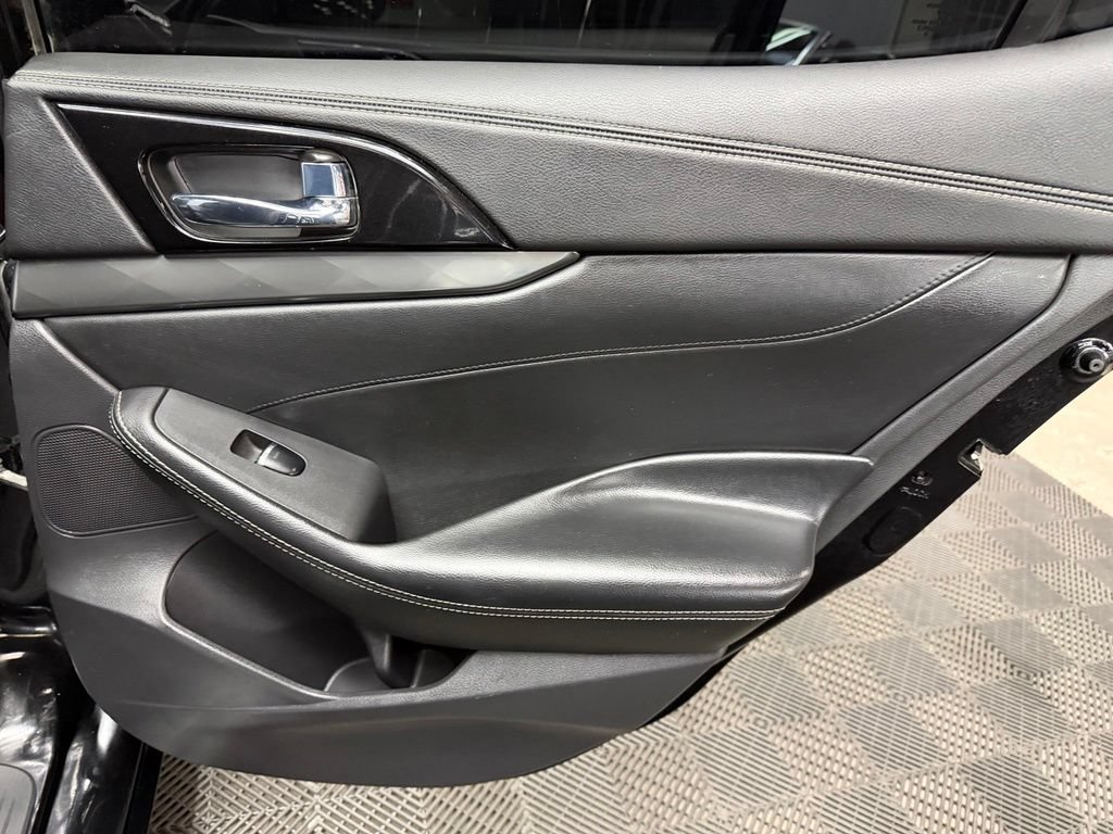 Used 2021 Nissan Maxima 3.5 SV w/ Floor Mat Group FWD image 46