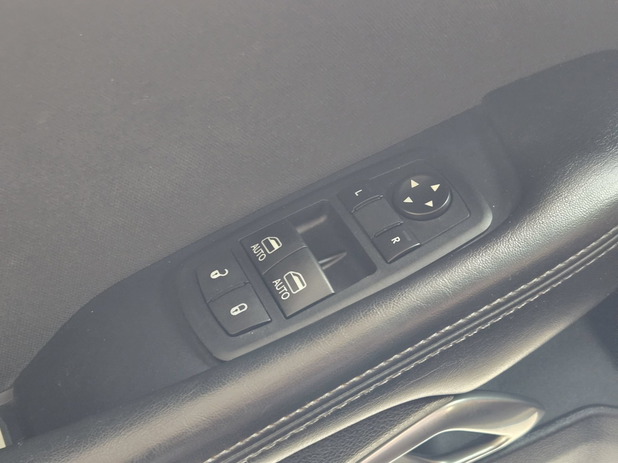 Used 2018 Dodge Challenger SXT RWD image 23
