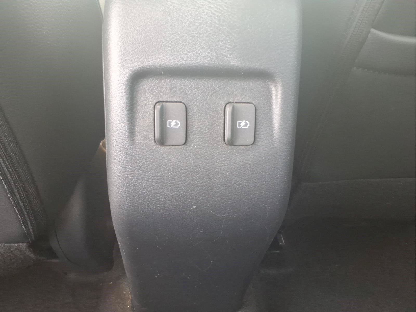 Used 2023 Nissan Kicks SR w/ SR Premium Package FWD image 14