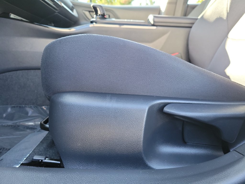 Used 2026 Toyota Prius LE FWD image 23