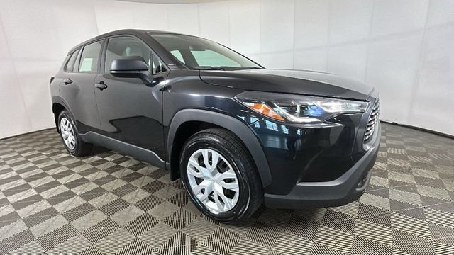 Used 2022 Toyota Corolla Cross L AWD/4WD image 2
