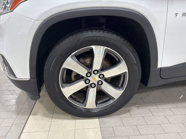 Used 2019 Chevrolet Traverse LT w/ LT Premium Package image 18
