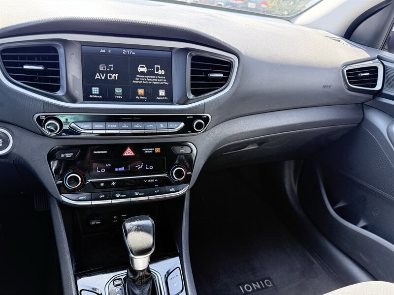 Used 2019 Hyundai Ioniq Plug-In Hybrid FWD image 20