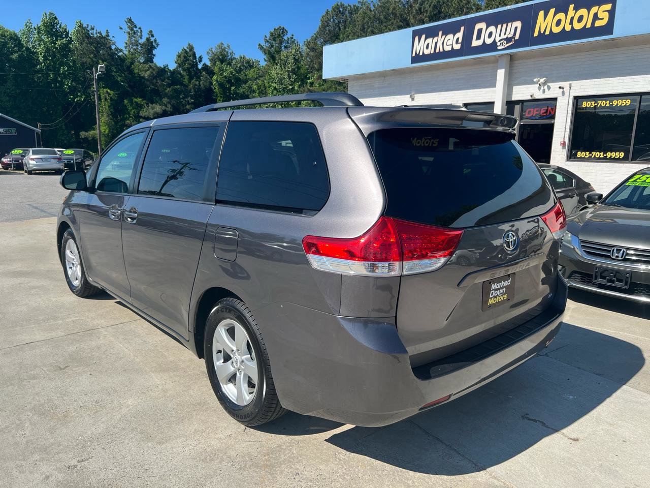 Used 2011 Toyota Sienna LE FWD image 8