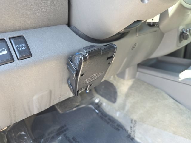 Used 2015 Nissan Frontier SL w/ Moonroof Package AWD/4WD image 19