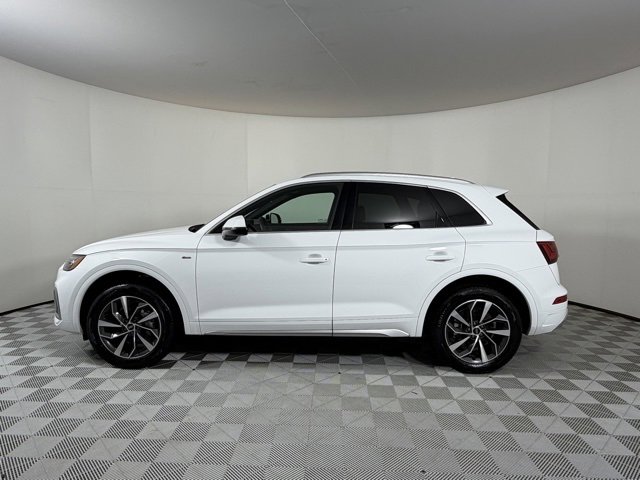 Certified 2025 Audi Q5 2.0T Premium Plus w/ Premium Plus Package image 4