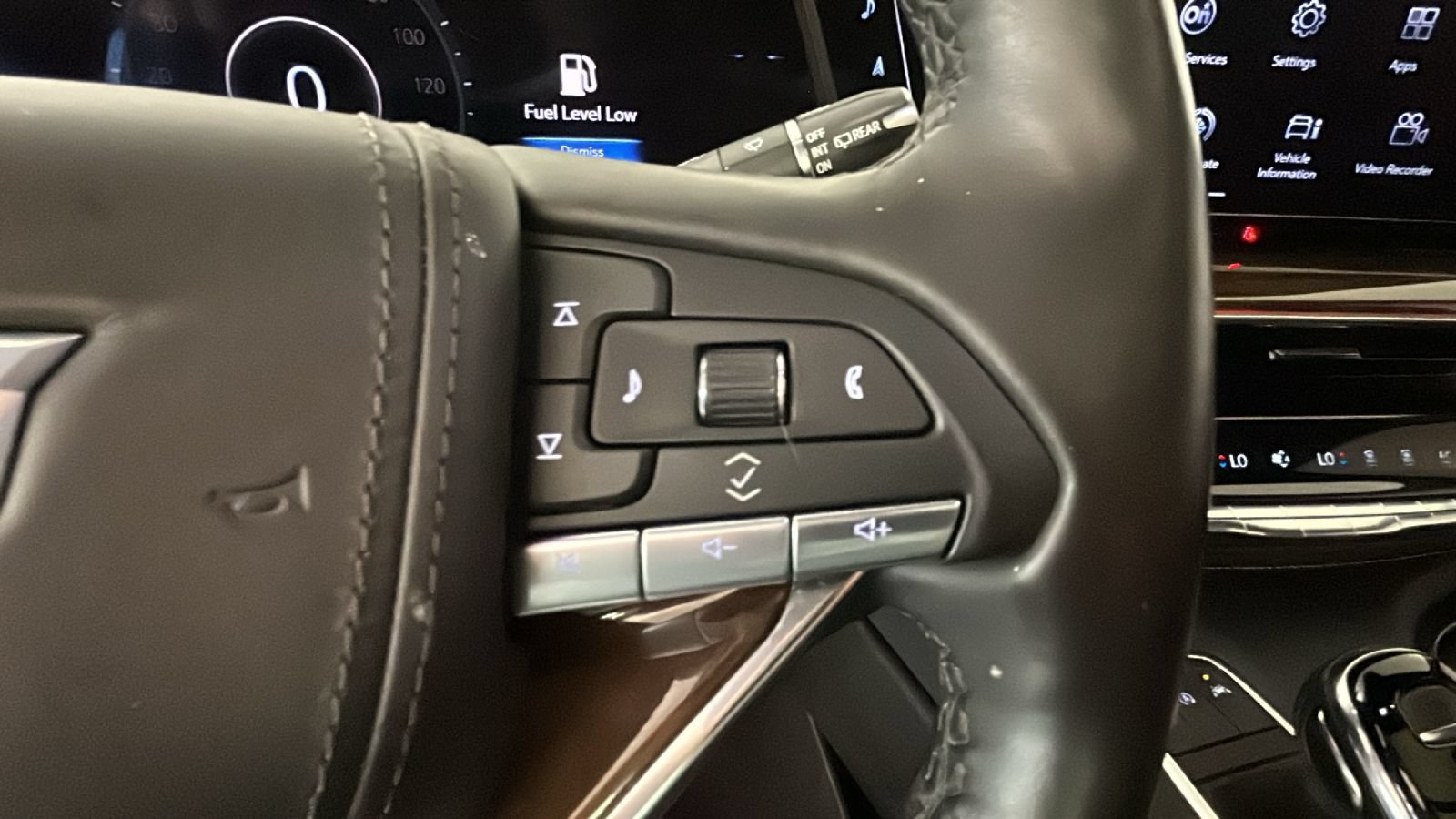 Used 2023 Cadillac Escalade Sport Platinum w/ LPO, ONYX Package AWD/4WD image 19