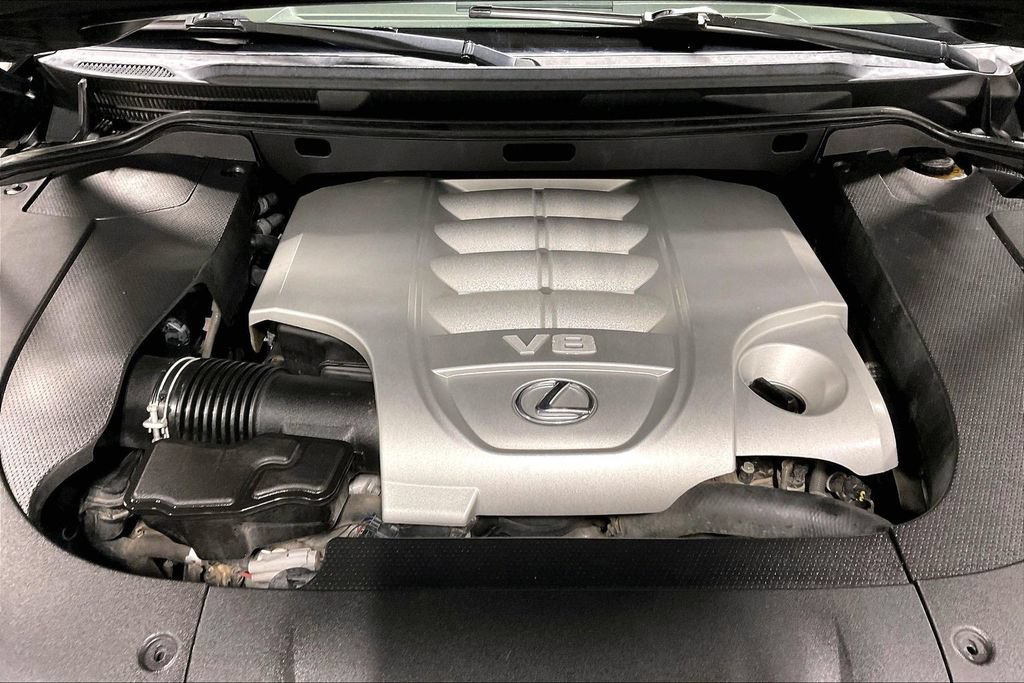 Used 2013 Lexus LX 570 4WD w/ Luxury Pkg image 41